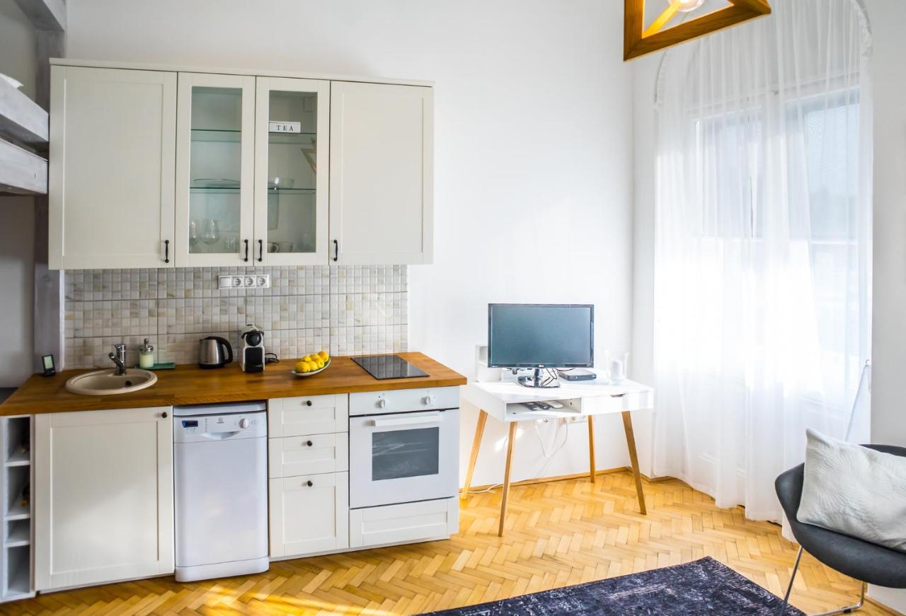 Ybl Apartment City Center Székesfehérvár Eksteriør bilde