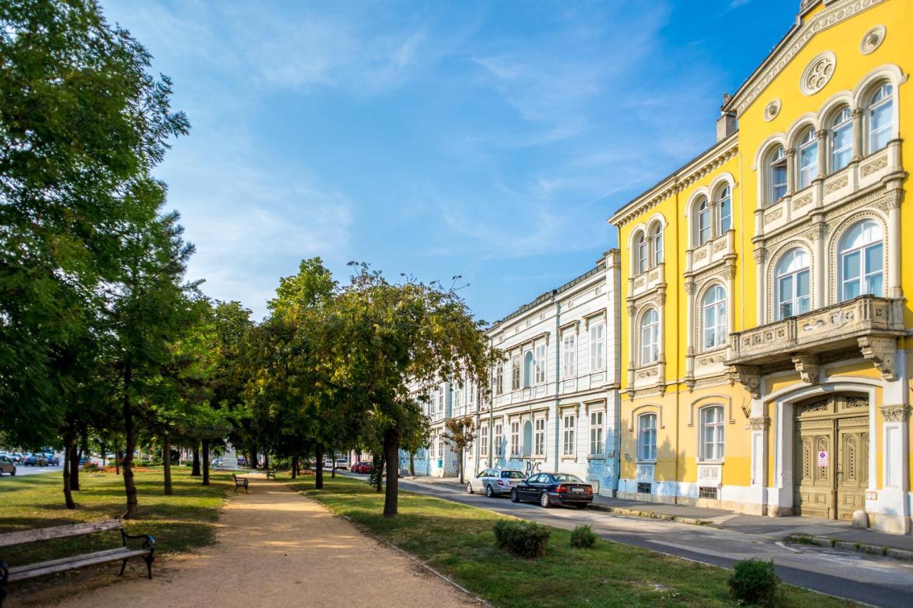 Ybl Apartment City Center Székesfehérvár Eksteriør bilde
